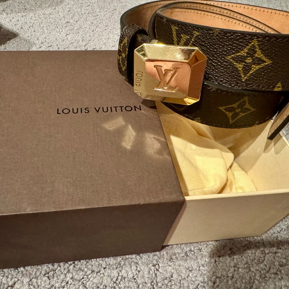 Louis Vuitton belt monogram